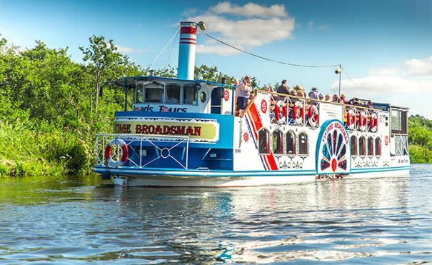 Broads Tours Vintage Broadsman on the water